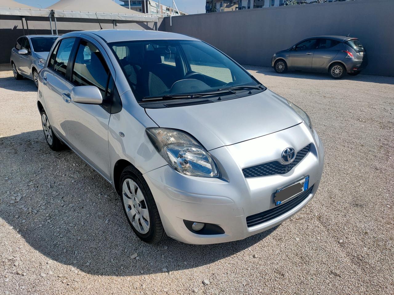 Toyota Yaris 1.0 5 porte Sol