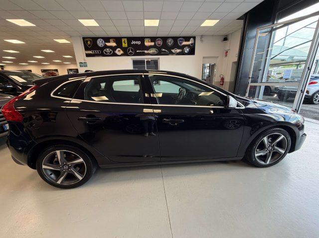 VOLVO V40 V40 II1.6 d2 R-design Kinetic (r-design)