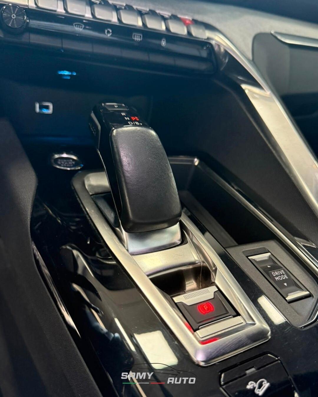 Peugeot 3008 Hybrid4 300 e-EAT8 GT