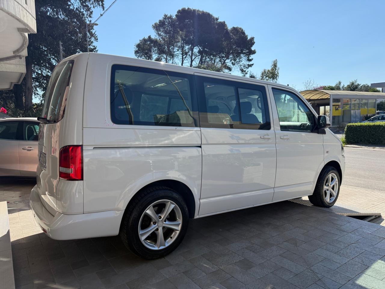 Volkswagen Multivan 2.0 TDI 180CV Highline 7 POSTI