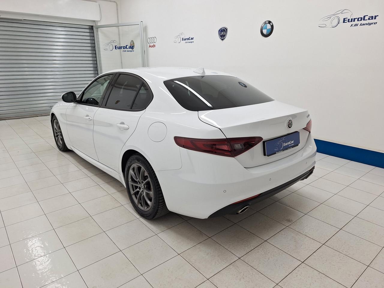 Alfa Romeo Giulia 2.2 180cv MT6 Business Sport