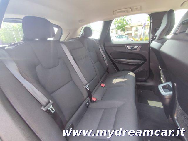 VOLVO XC60 B4 (d) AWD Geartronic Momentum