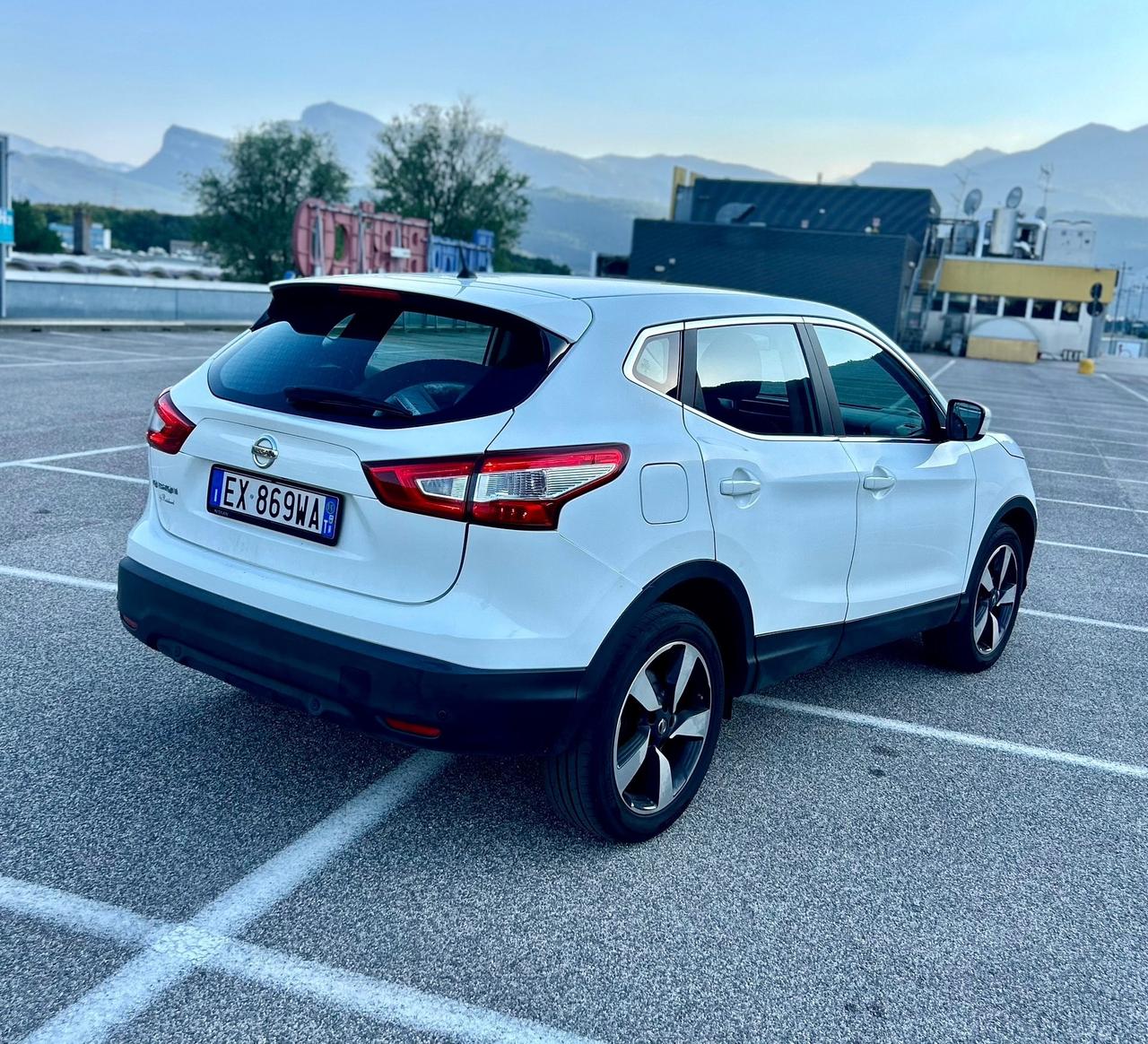 Nissan Qashqai 1.6 dCi 4WD Tekna Neopatentati