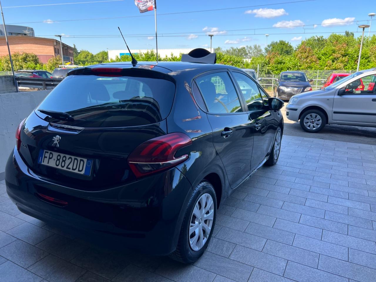 Peugeot 208 BlueHDi 75 5 porte Allure
