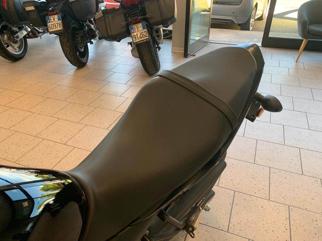 Suzuki SV 650 km 0 Unicoprop.