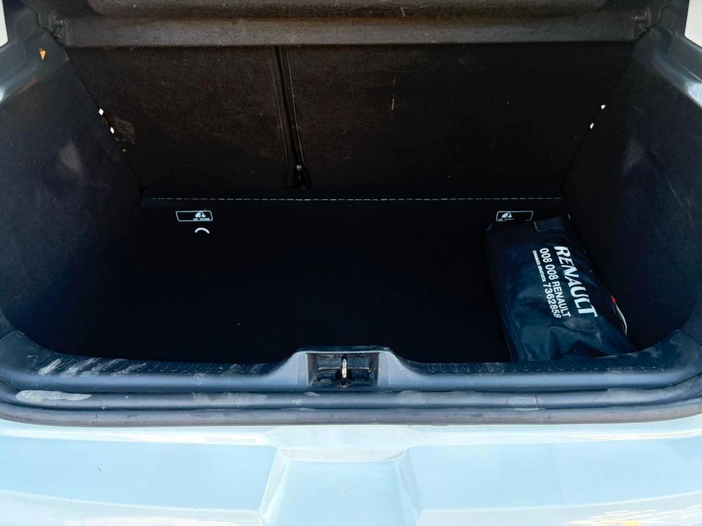 Renault Clio 5 Porte 1.2 BENZ 75cv ADATTA NEOPATENTATI