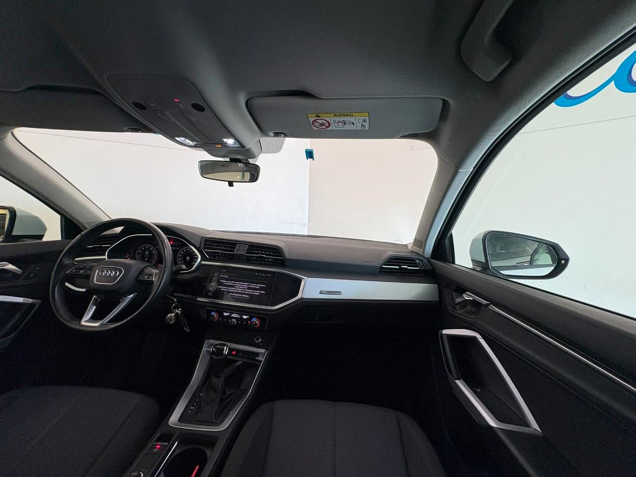 Audi Q3 35 1.5 tfsi mhev s-tronic