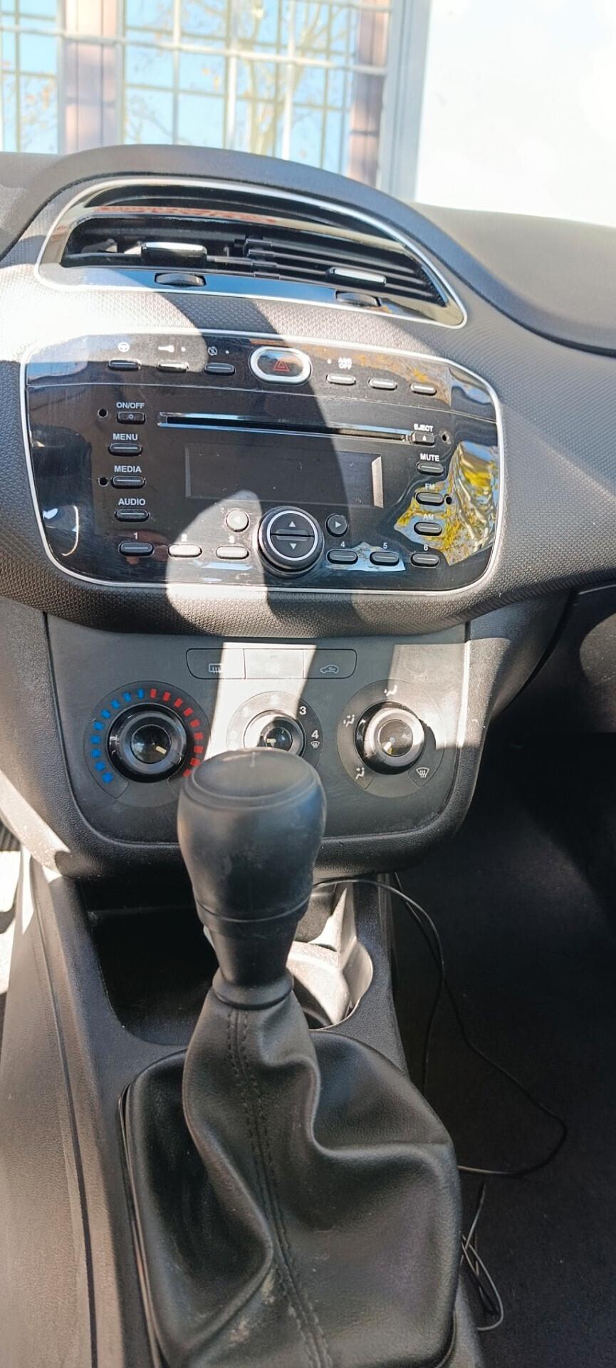 Fiat Punto 1.3 MJT Lounge NEOPATENTATI UNIPRO