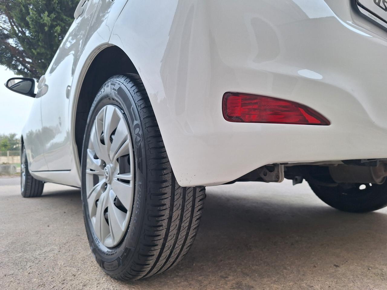 Toyota Yaris 1.0 BENZINA 5 PORTE"PERFETTA" 2013