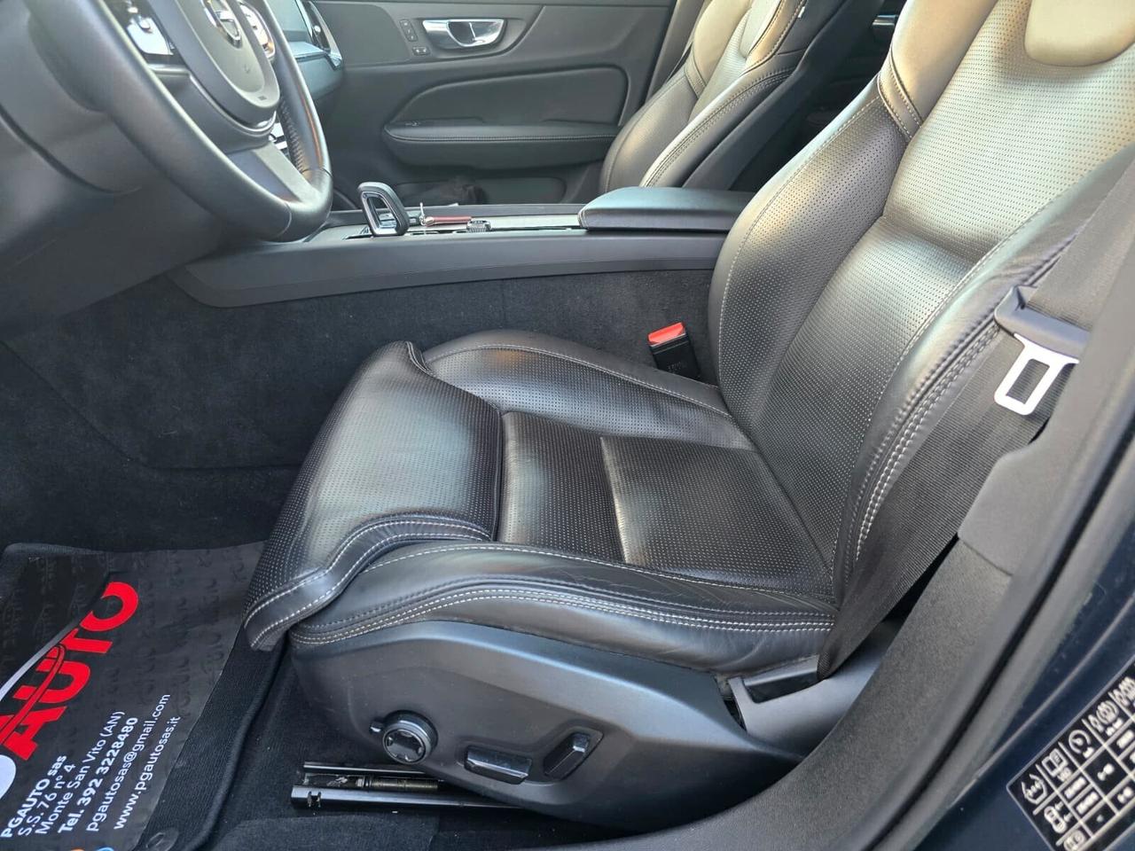 Volvo V60 Cross Country 2.0 b4 Business Pro Line awd auto