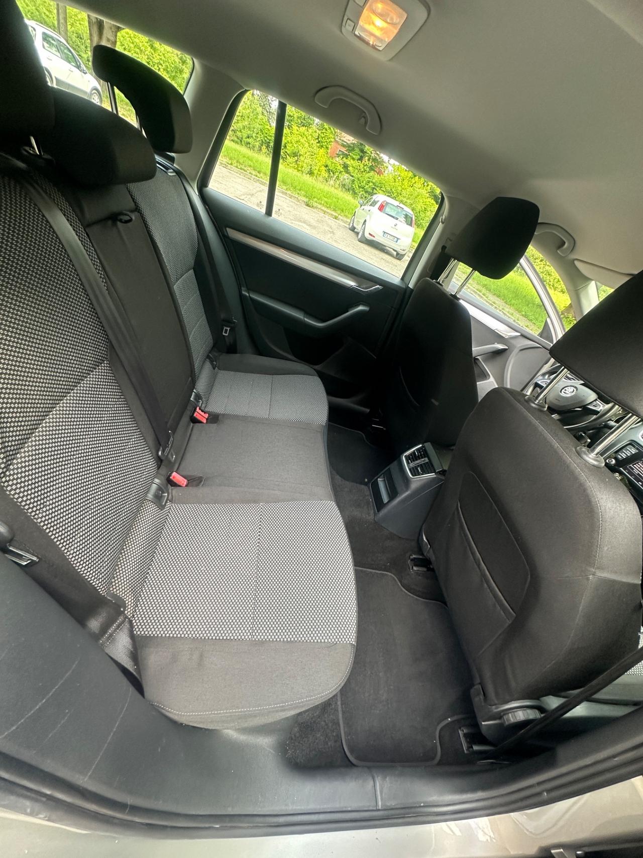 Skoda Octavia 1.6 TDI CR 105 CV Elegance