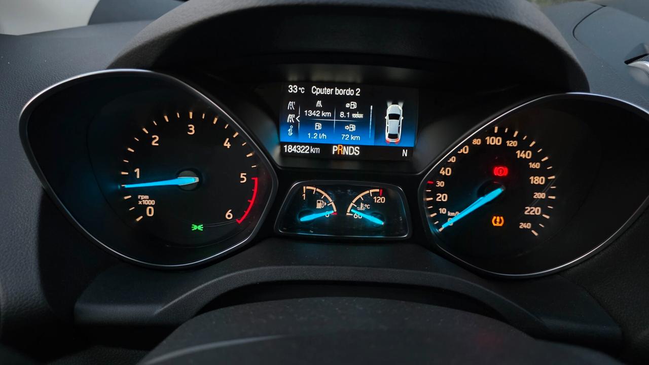 Ford Kuga 1.5 TDCI 120 CV S&S 2WD Powershift Edition