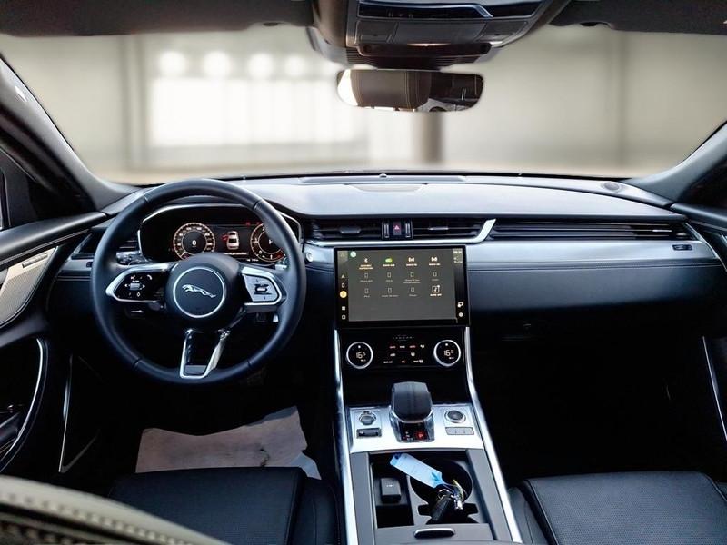 JAGUAR XF 2.0D MHEV 204 CV R-DYNAMIC S AUTO 4 PORTE BERLINA