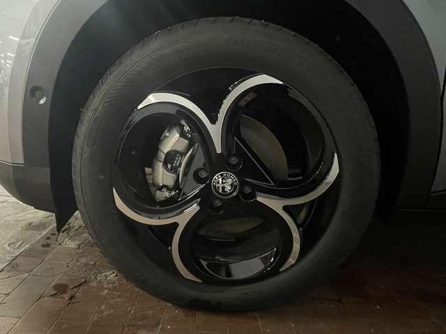 Alfa Romeo Junior 1.2 Hybrid 145cv Speciale + Sabelt + Led Matrix