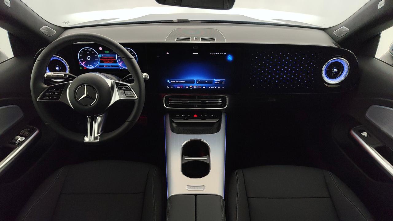 Mercedes-Benz CLA 250+ con tecnologia EQ