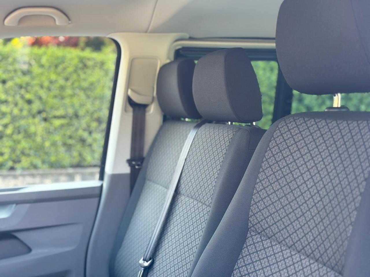 Volkswagen Caravelle 2.0 TDI 110CV PC 9 posti