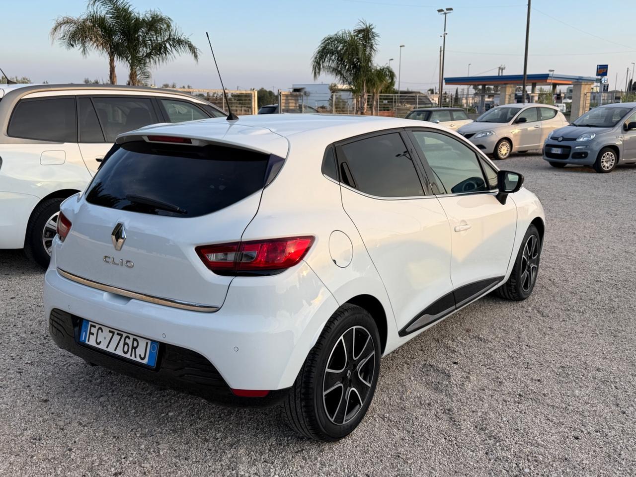 Renault Clio 1.2 75CV 5 porte Zen