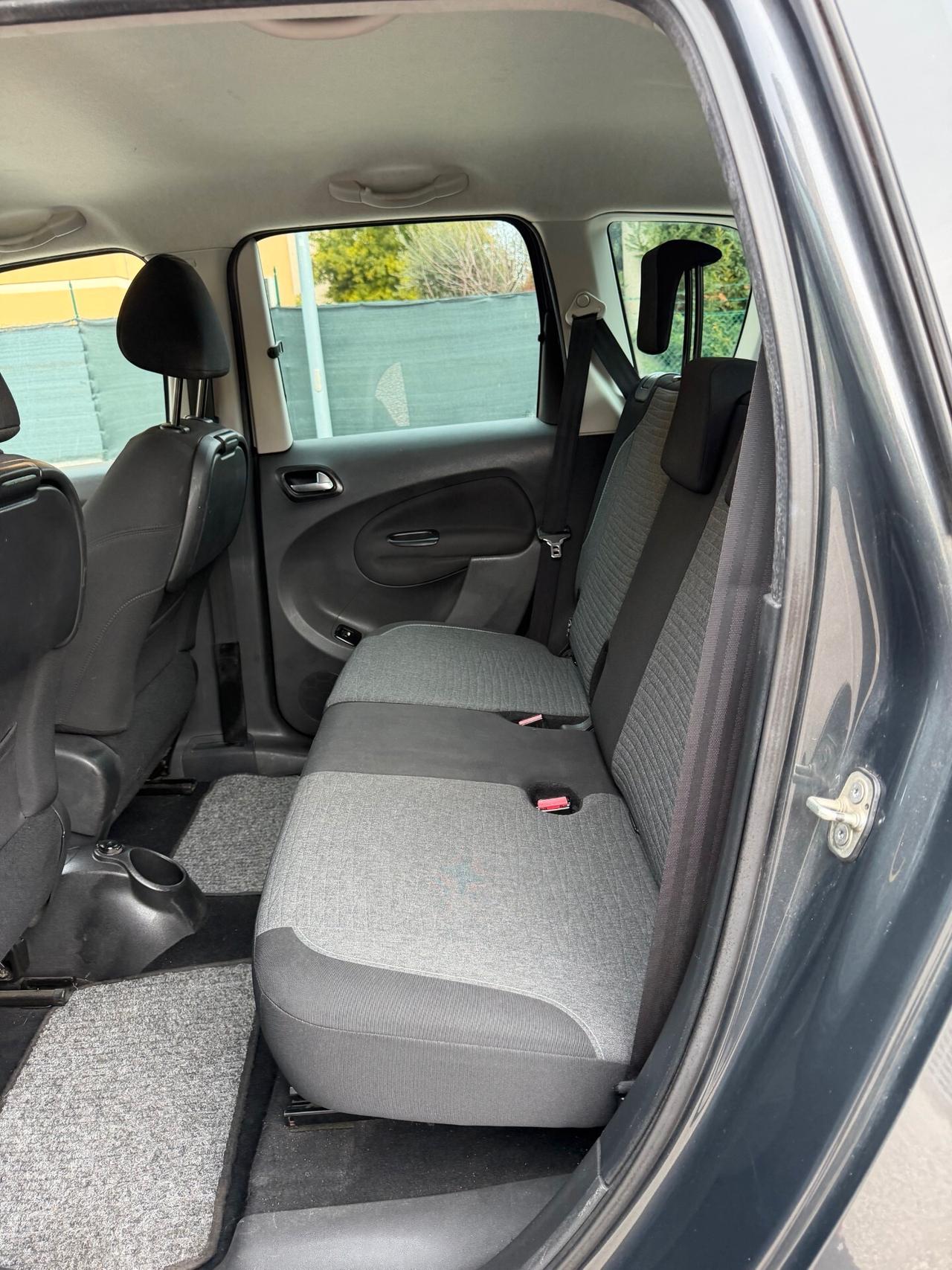 Citroen C3 1.6 - NEOPATENTATI - 12 MESI DI GARANZIA -