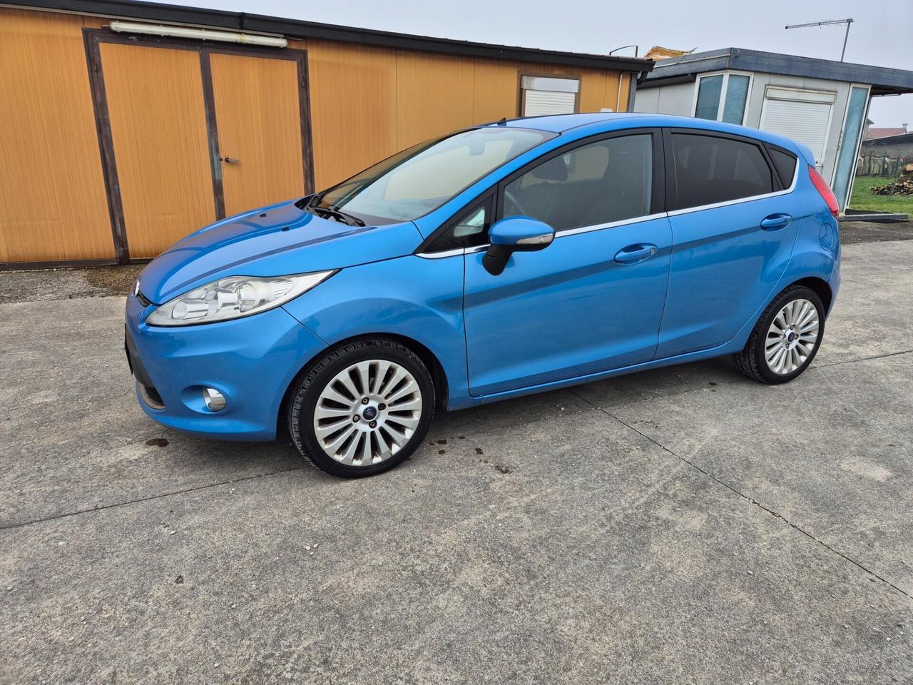 Ford Fiesta 1.6 TDCi 90CV DPF Titanium neopatentat
