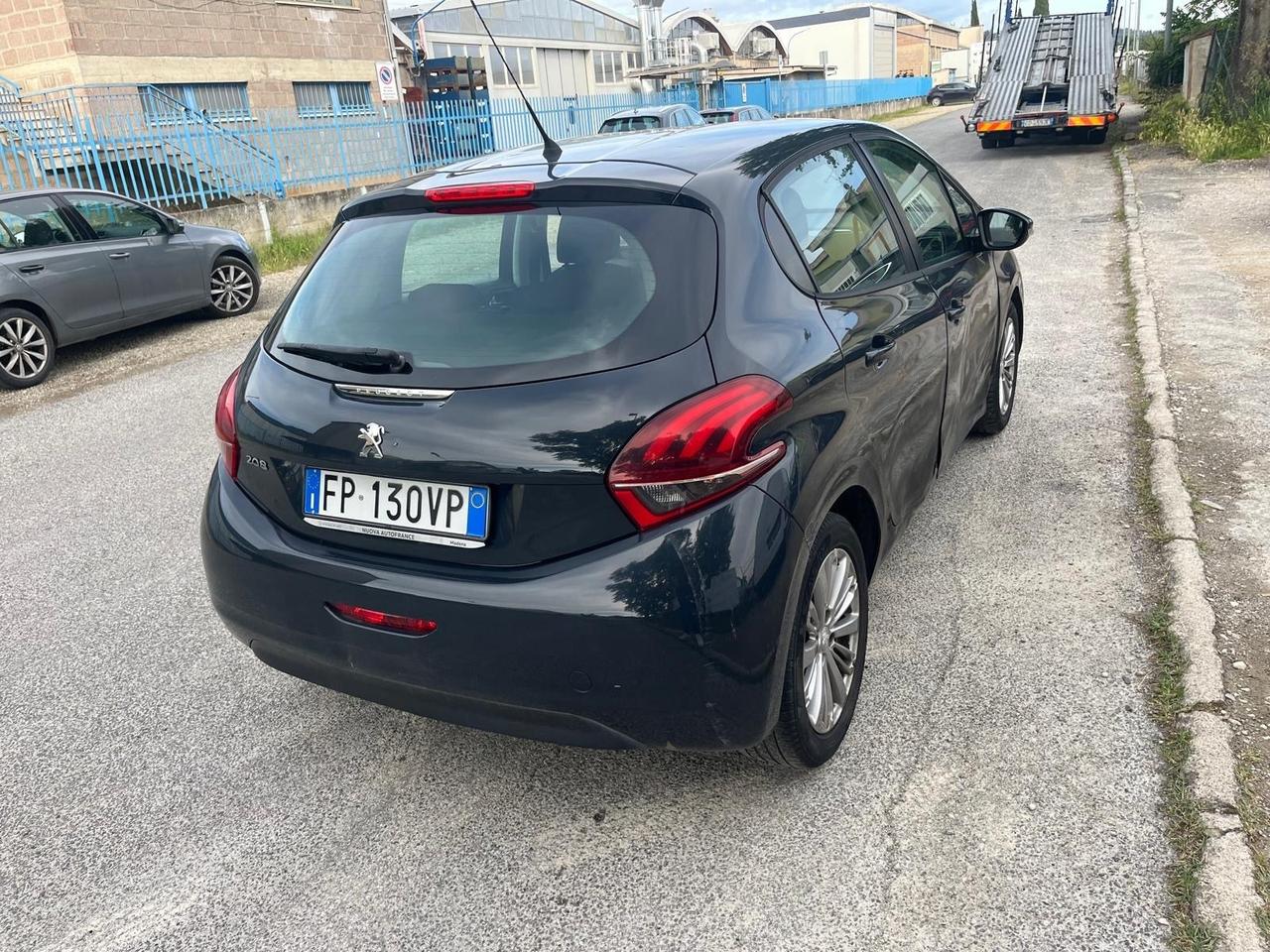 Peugeot 208 PureTech 82 5 porte Allure