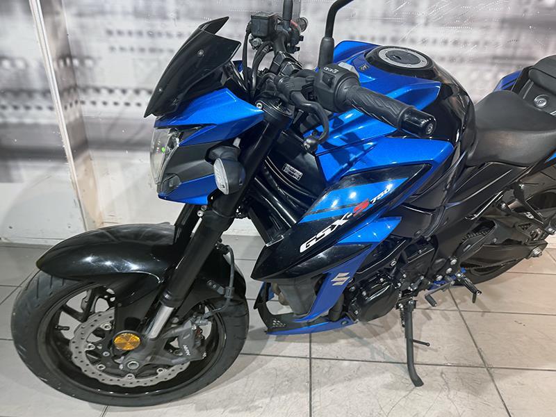 Suzuki GSX-S 750 Yugen Carbon