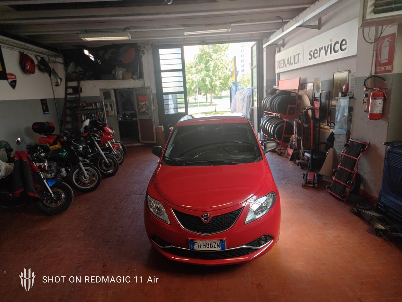 Lancia Ypsilon 1.2 69 CV 5 porte