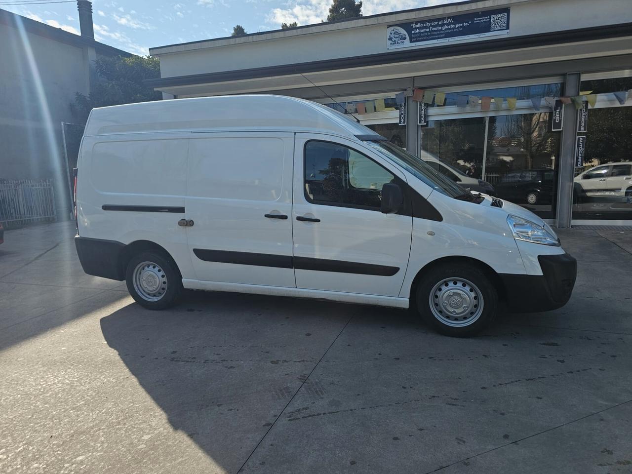 TOYOTA PROACE 2014 FURGONE 2.0D M L2H2 12 LOUNGE