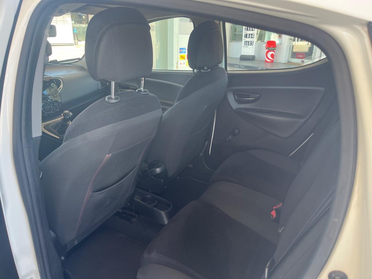 Lancia Ypsilon 0.9 TwinAir 85 CV 5 porte Metano Ecochic Gold