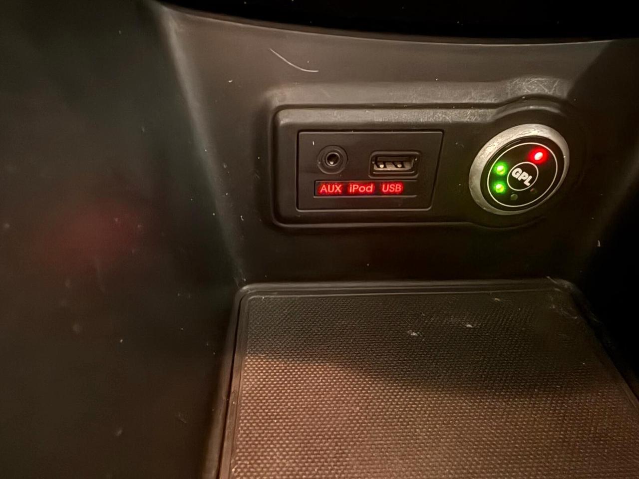 KIA VENGA 1.4 EcoGPL Cool 90cv DEL 2014 TETTO APRIBILE