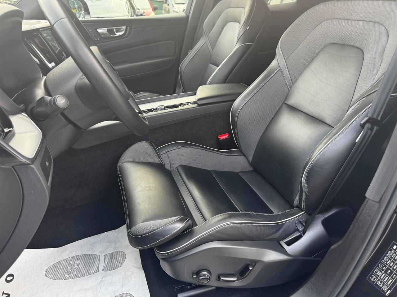 Volvo XC 60 XC60 B4 automatico Plus Dark