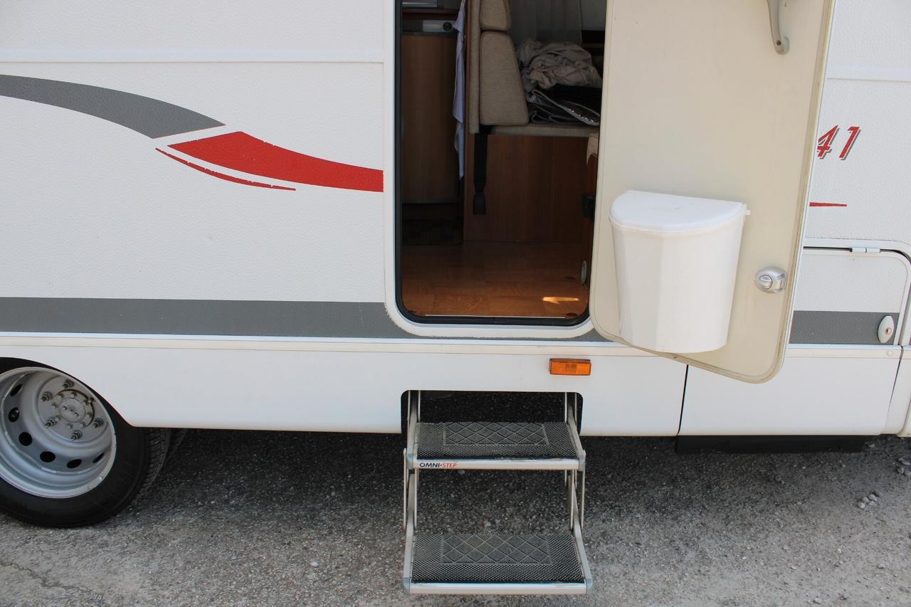 Ford CARADO FORD TRANSIT CAPRON A 241 IMPIANTO A IDROGENO
