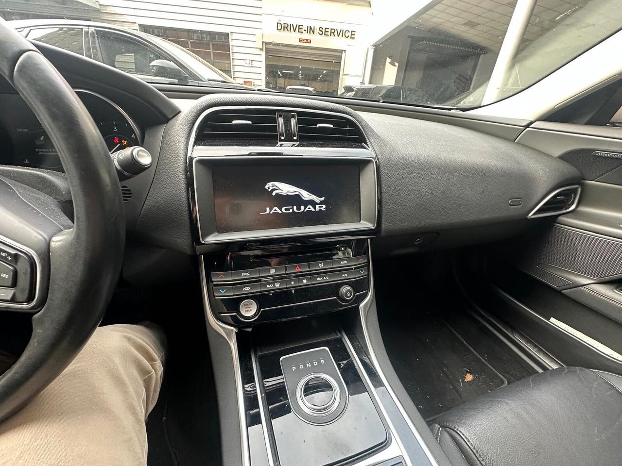 Jaguar XE 2.0 D Turbo 180 CV AWD aut. Prestige