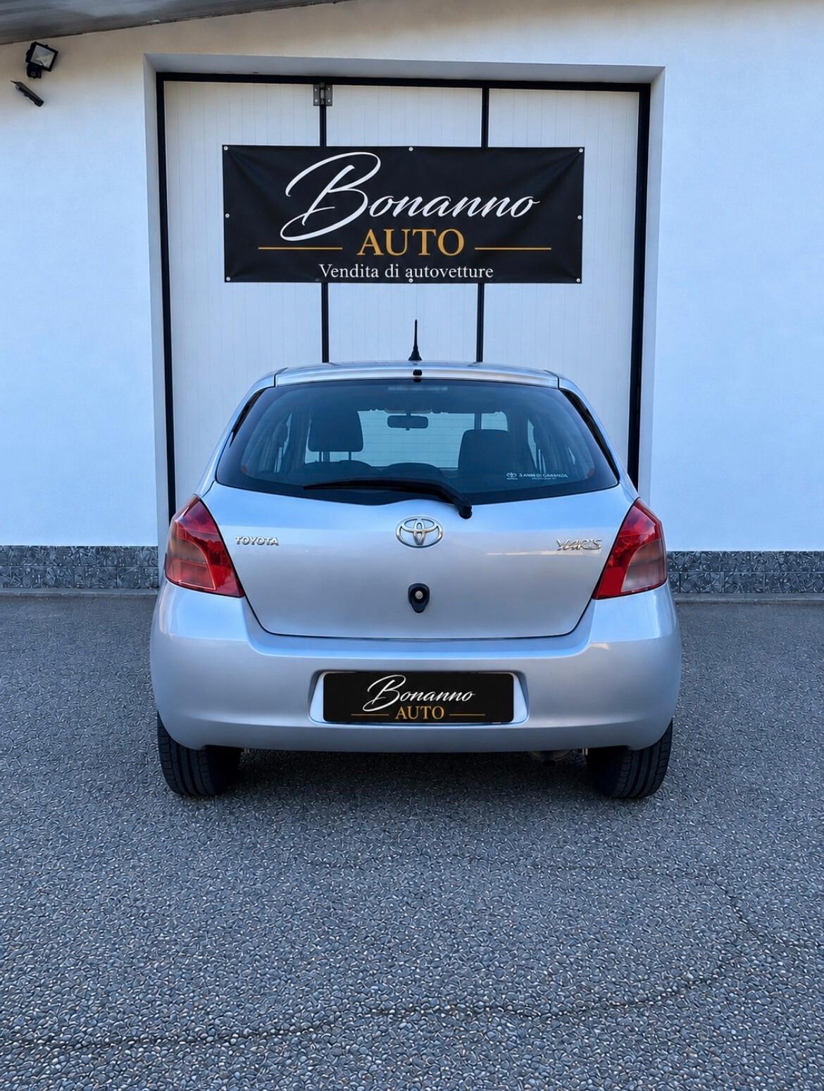 Toyota Yaris 1.0 5 porte Sol