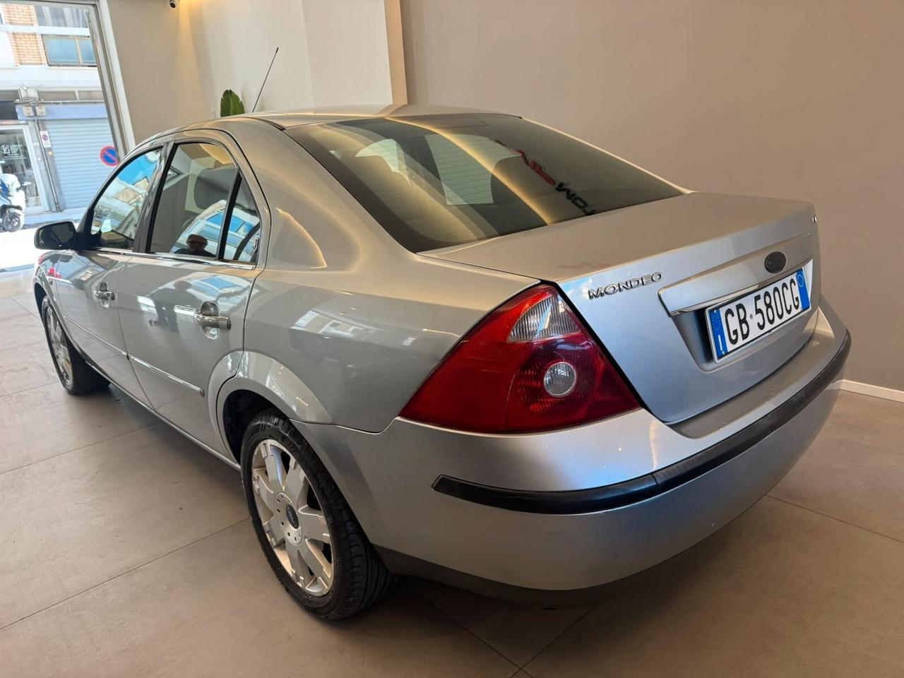 FORD MONDEO 2.2 TDCI GHIA BERLINA