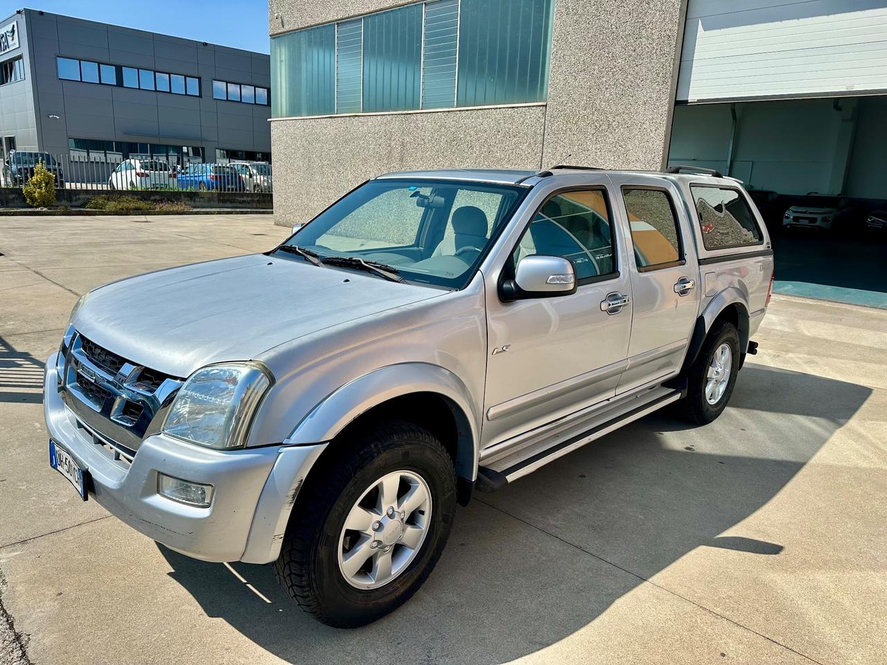 Isuzu D-Max 3.0 TD cat Crew Cab 4WD Pup LS Roadm.Aut
