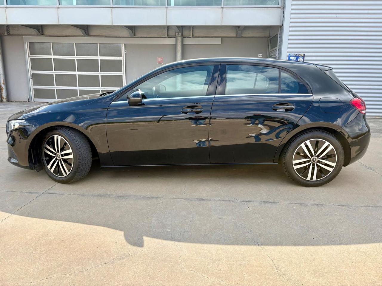 Mercedes-Benz A 180 D Sport Night Edition #10010