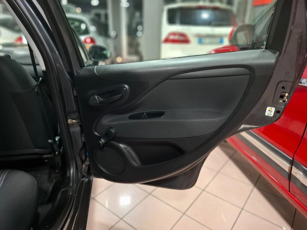 Fiat Punto Evo 1.4 benzina Neopatentato