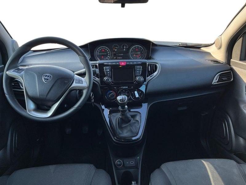 Lancia Ypsilon III 2015 1.0 firefly hybrid Gold s&s 70cv