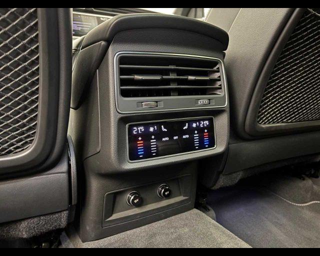 AUDI SQ8 TFSI quattro tiptronic sport attitude