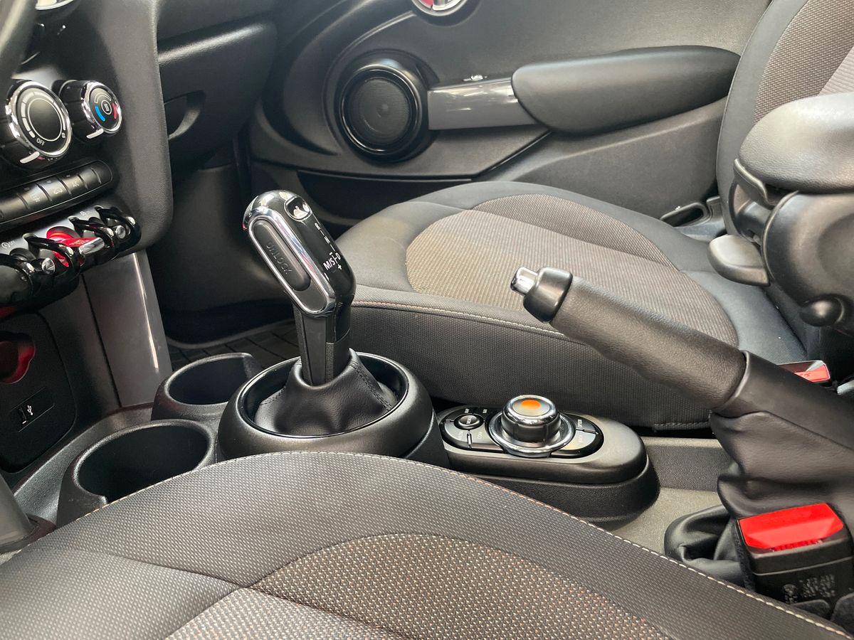 MINI Mini IV F55 2018 5p - Mini 5p 1.5 One Baker Street 102cv aut