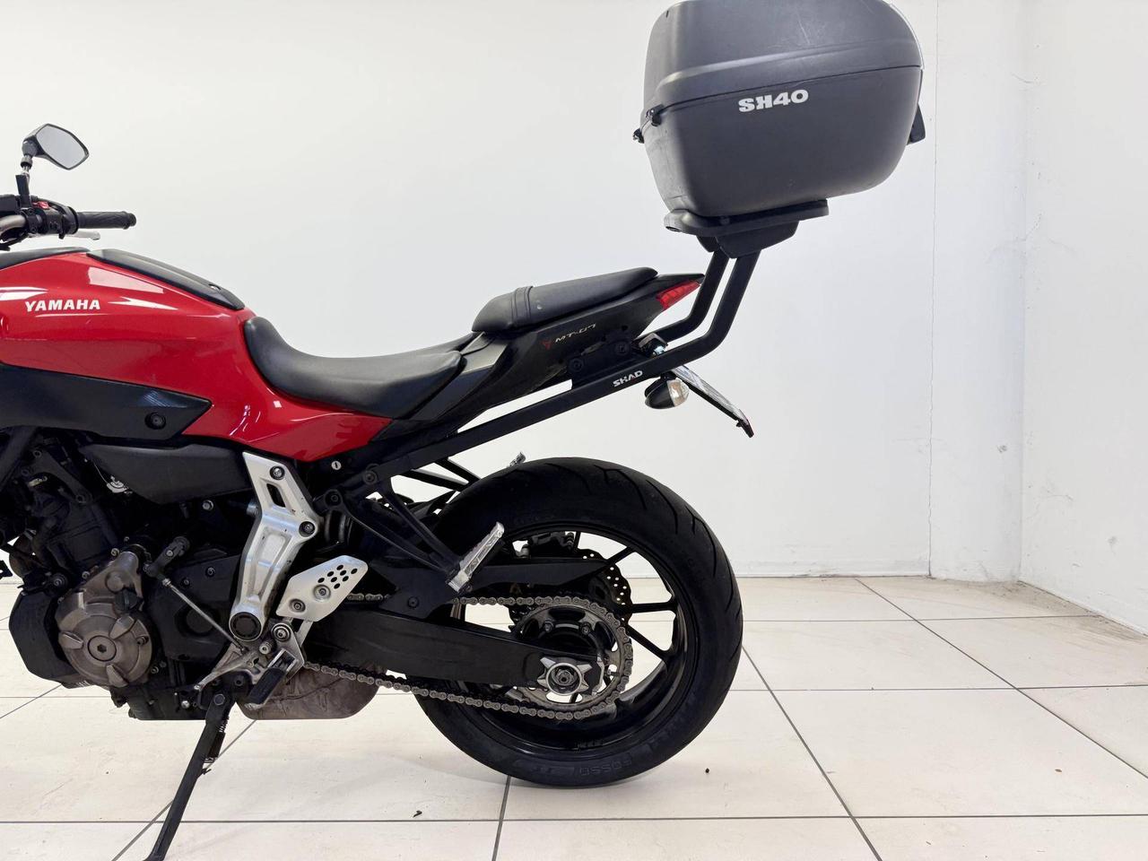 YAMAHA MT-07 690