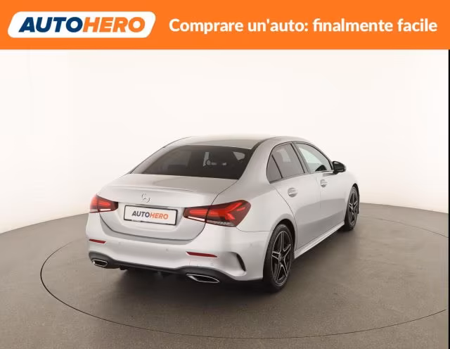 MERCEDES-BENZ A 200 Premium