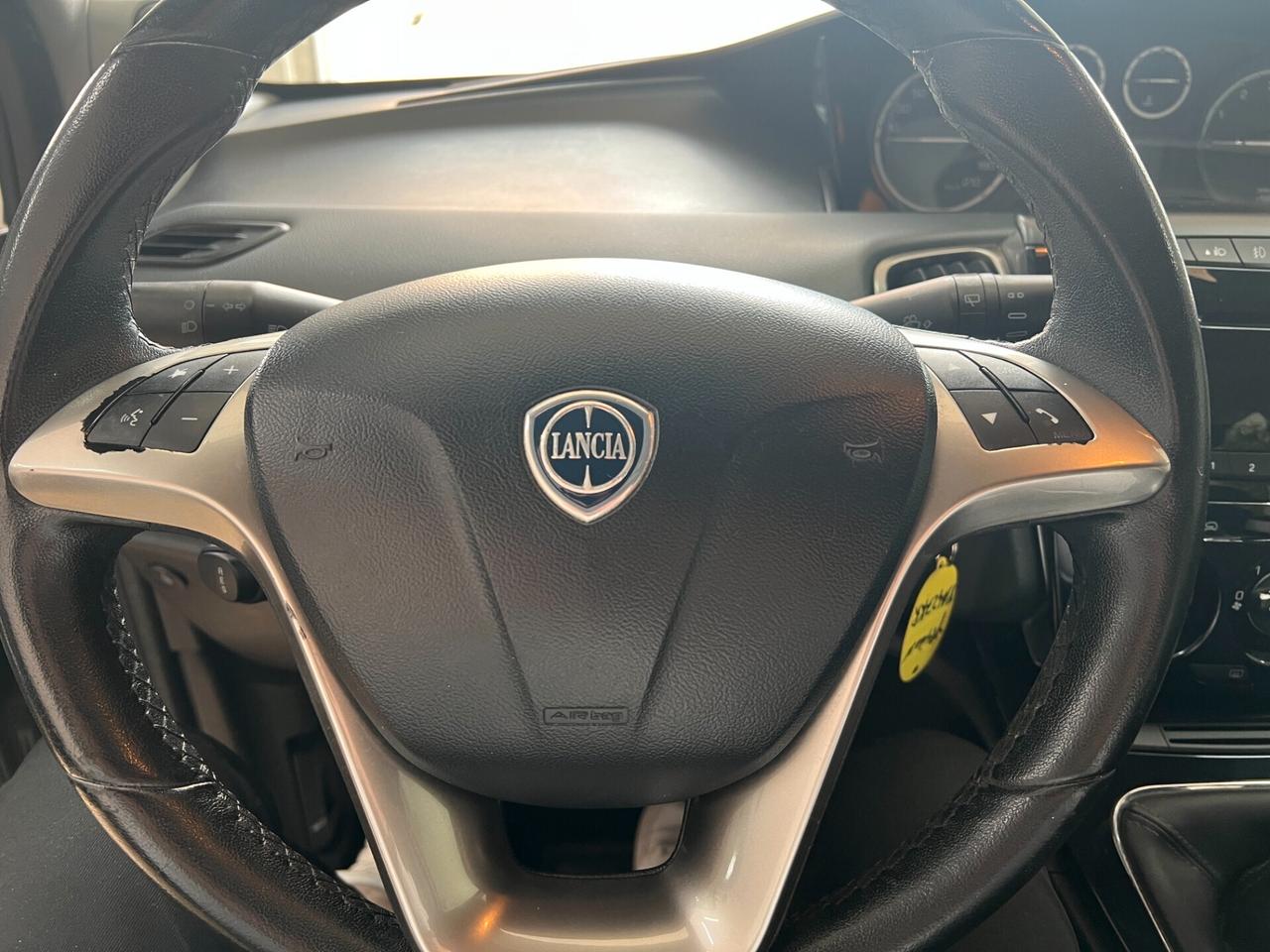 Lancia Ypsilon 1.2 69 CV 5 porte GPL Ecochic Platinum