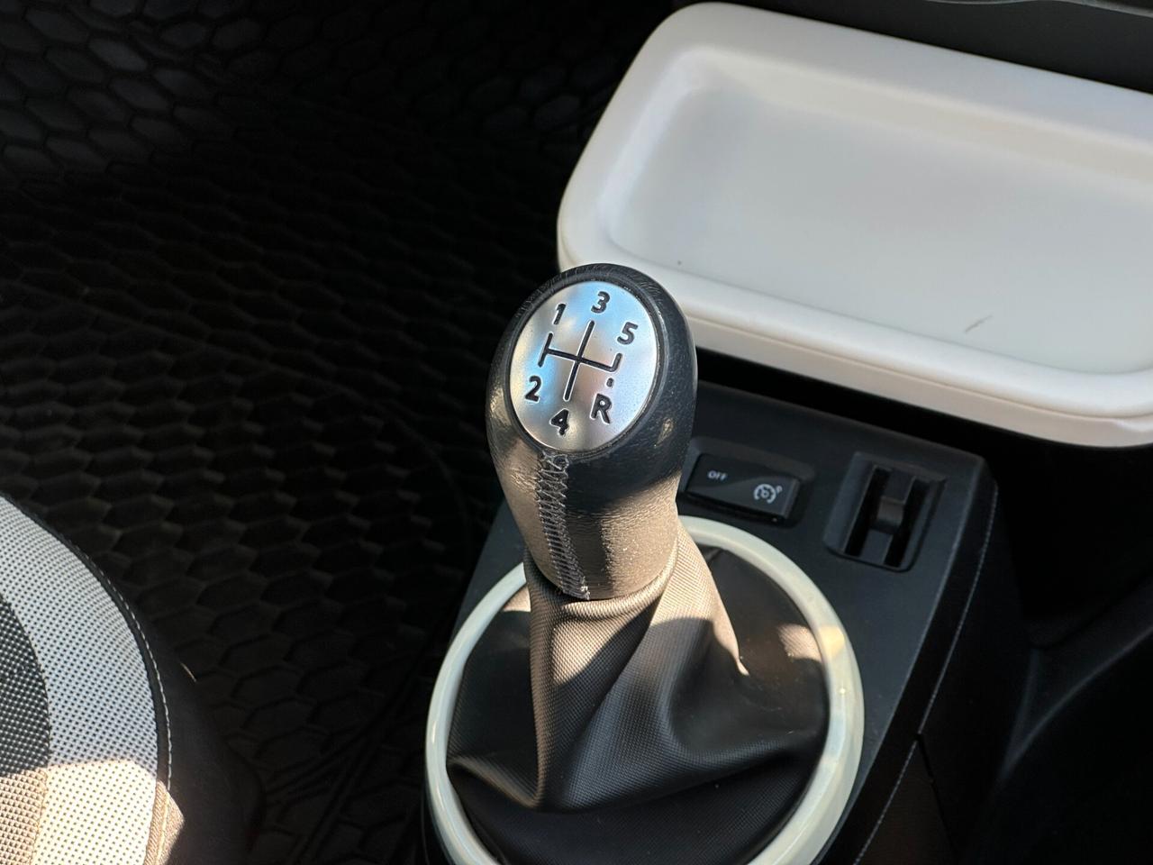 RENAULT Twingo SCe Lovely