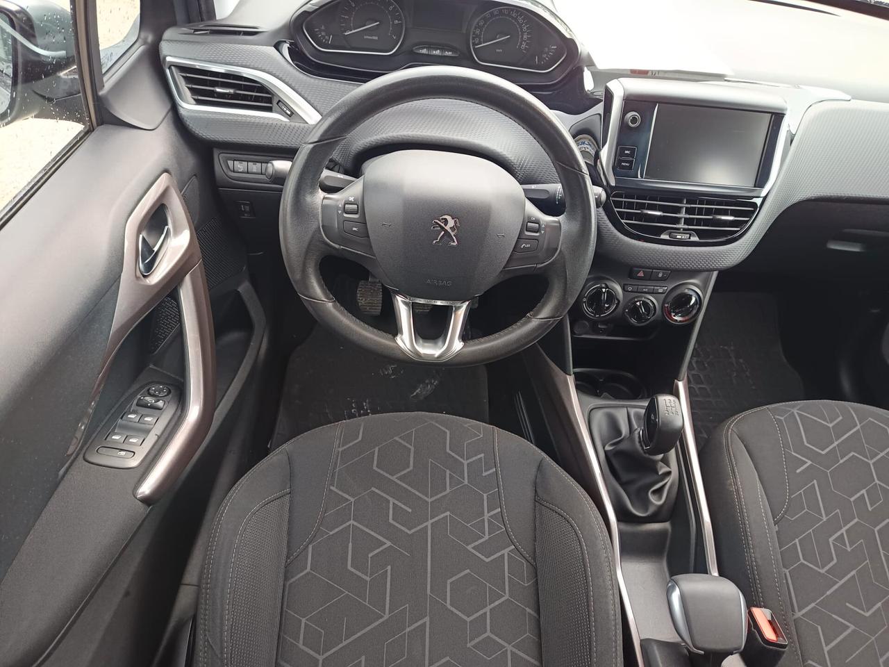 Peugeot 2008 PureTech 82 Allure Tua a 129€/mese