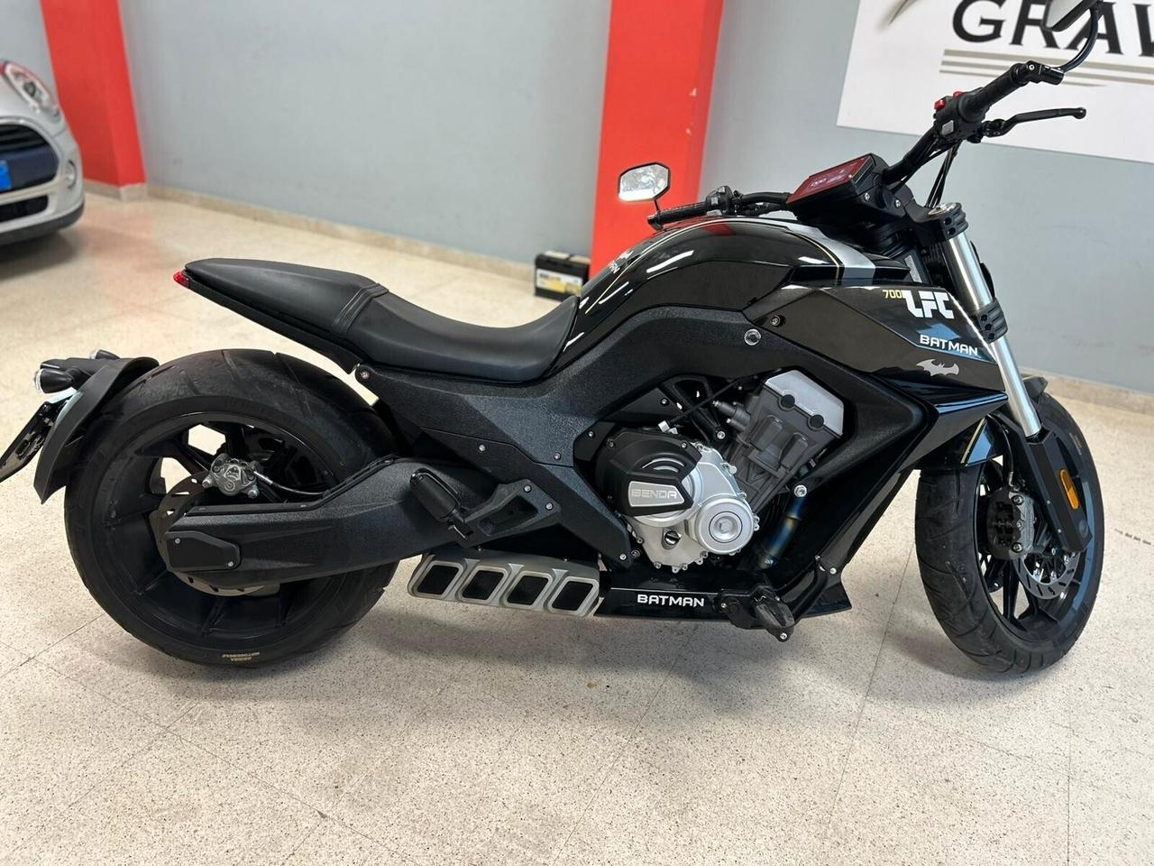 Benda Altro LFC700 MOTO KM 0 VENDO PER INUTILIZZO