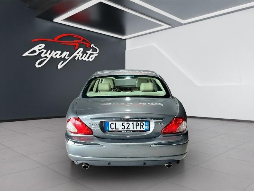 Jaguar X-Type 2.5 V6 24V cat Executive