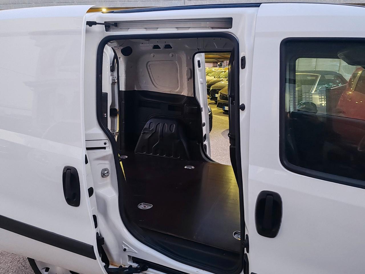 Opel COMBO 1.6 MJT 105 CV