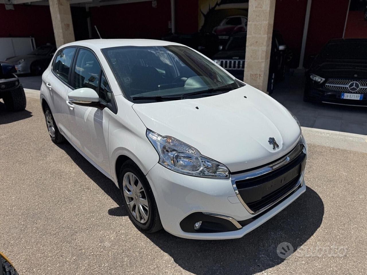 Peugeot 208 BlueHDi 100 navigaz CASTELLETTO 8