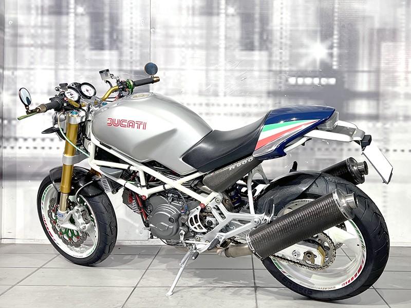 Ducati Monster 900